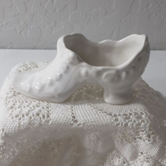 Victorian Shoe Planter White Ceramic ~Vintage~ - Picture 1 of 5